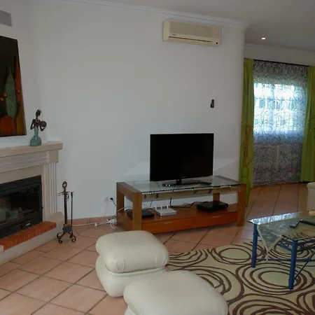 Jesuina Villa *